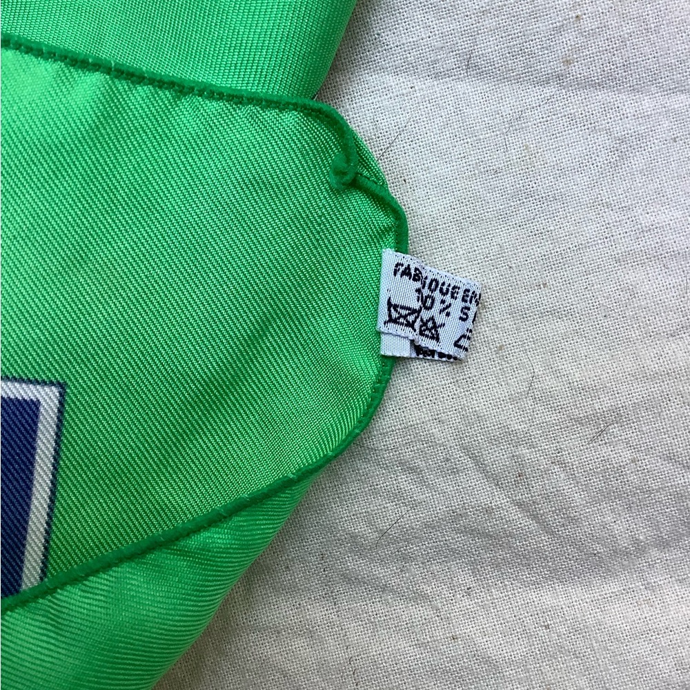 Hermes Petit Carre 45 Ex Libris Gavroche Silk Green Scarf - Picture 8 of 9